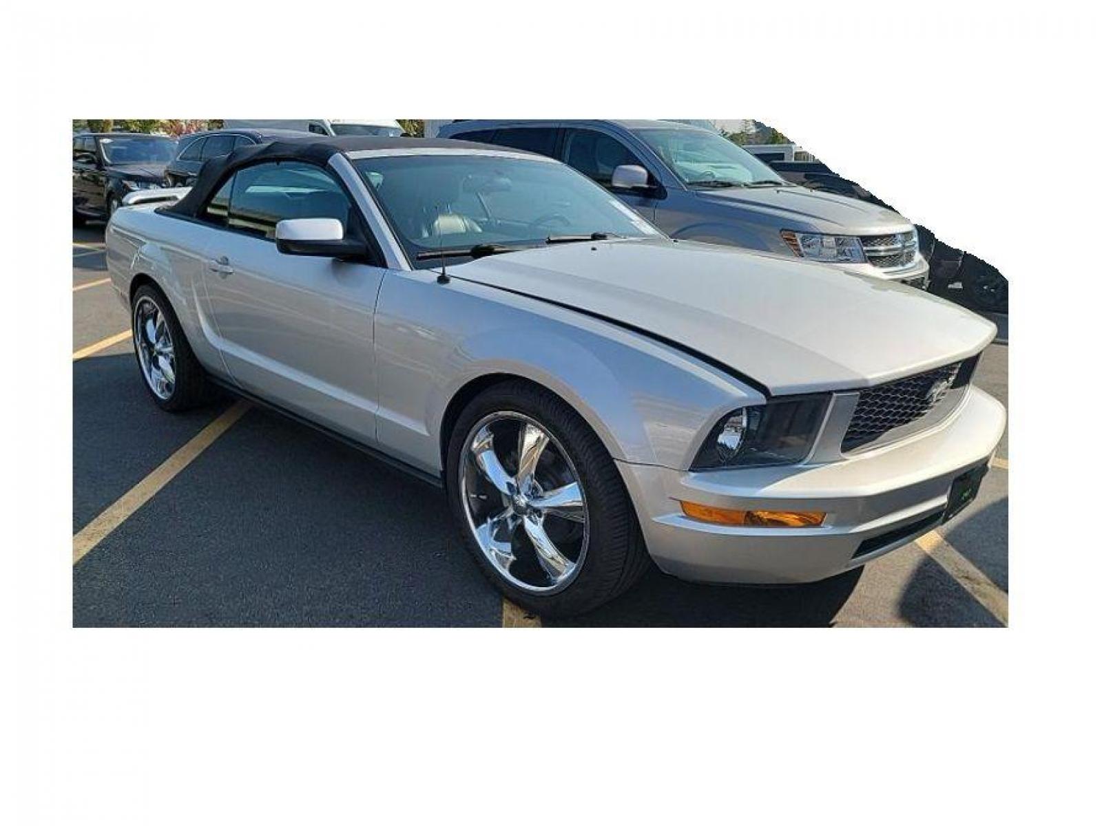 2005 GRAY /GRAY FORD MUSTANG PREMIUM PREMIUM (1ZVHT84N755) with an 4.0L engine, 5-Speed Manual transmission, located at 1505 S 356th St., Federal Way, WA, 98003, 47.282051, -122.314781 - Looking to take control of driving again?! This Mustang is super fun to drive and will make you remember the days of manual transmissions and changing gears when you feel like it! Very fun to drive and it truly feels like you're driving a sportscar!!! 4.0L V6 SOHC 12V Engine Features include: - Photo #11