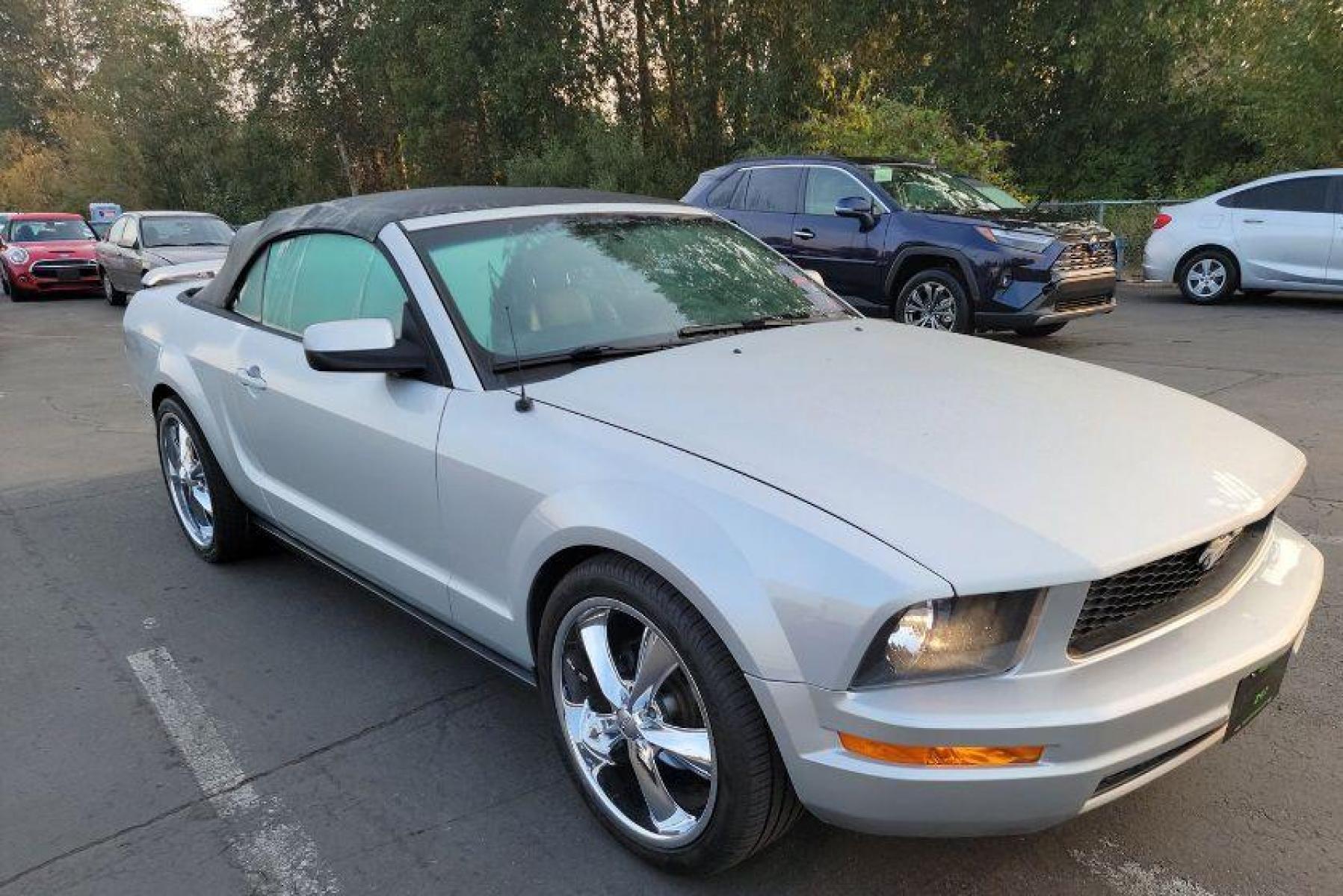 2005 GRAY /GRAY FORD MUSTANG PREMIUM PREMIUM (1ZVHT84N755) with an 4.0L engine, 5-Speed Manual transmission, located at 1505 S 356th St., Federal Way, WA, 98003, 47.282051, -122.314781 - Looking to take control of driving again?! This Mustang is super fun to drive and will make you remember the days of manual transmissions and changing gears when you feel like it! Very fun to drive and it truly feels like you're driving a sportscar!!! 4.0L V6 SOHC 12V Engine Features include: - Photo #12