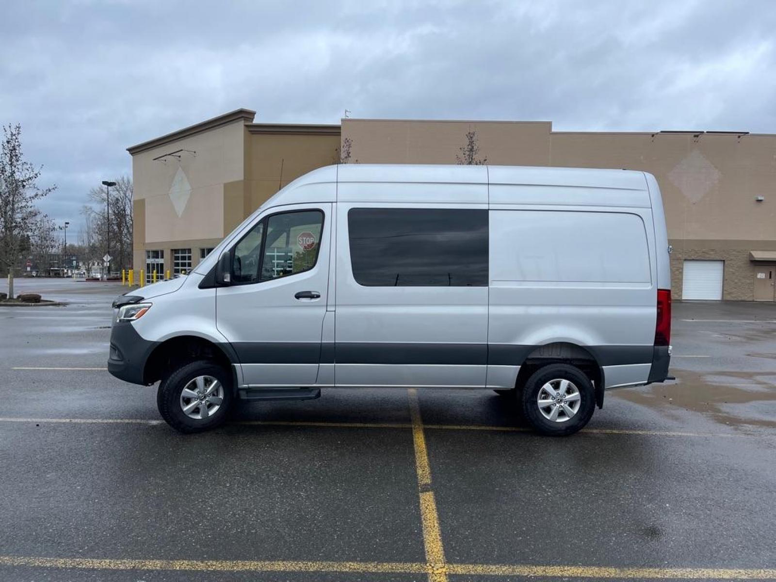 2021 IRIDIUM SILVER METALLIC /GRAY MERCEDES-BENZ SPRINTER CREW 2500 HIGH ROOF V6 144''WB, 4WD (W1W4EBVY9MT) with an 3.0L engine, Automatic transmission, located at 1505 S 356th St., Federal Way, WA, 98003, 47.282051, -122.314781 - THIS IS A HIGH ROOF MODEL!!!!!!! Standing height is 6'3'' inside. One Owner-CUSTOM BUILT FOR ONLY $89,999! You will not find a 4x4 TURBODIESEL V6, with a HIGH ROOF model like this with TOW and DRIVER ASSIST PACKAGES. Customization includes: Parking Package with 360 SURROUND-VIEW CAMER - Photo #4