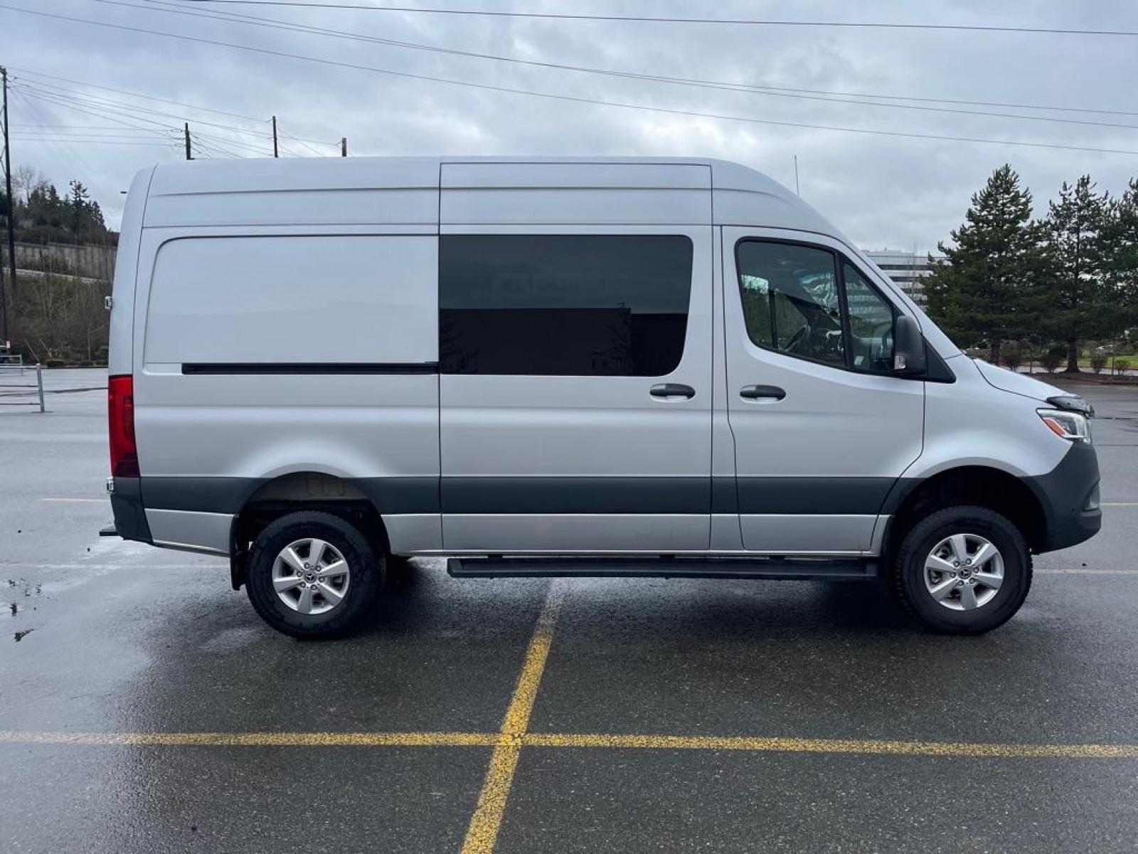 2021 IRIDIUM SILVER METALLIC /GRAY MERCEDES-BENZ SPRINTER CREW 2500 HIGH ROOF V6 144''WB, 4WD (W1W4EBVY9MT) with an 3.0L engine, Automatic transmission, located at 1505 S 356th St., Federal Way, WA, 98003, 47.282051, -122.314781 - THIS IS A HIGH ROOF MODEL!!!!!!! Standing height is 6'3'' inside. One Owner-CUSTOM BUILT FOR ONLY $89,999! You will not find a 4x4 TURBODIESEL V6, with a HIGH ROOF model like this with TOW and DRIVER ASSIST PACKAGES. Customization includes: Parking Package with 360 SURROUND-VIEW CAMER - Photo #5